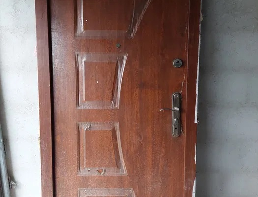 Drzwi wejściowe zewnętrzne metalowe antywłamaniowe z ościeżnicą