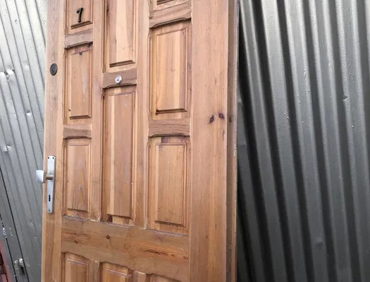 Dzwi zewnętrzne drewniane