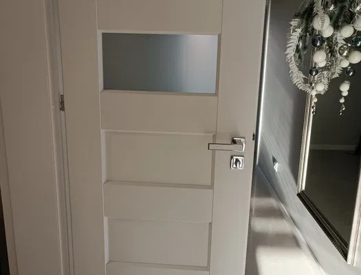 Drzwi firmy DRE lewy 60cm z ościeżnica