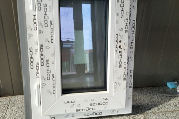 Okno Schüco PVC Białe 500 x 1045