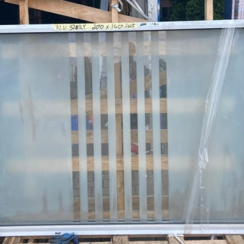 Okno Aluminium z mleczną szybą