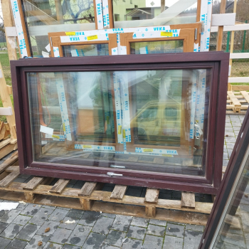 Okno drewniane obrotowe 1630x1080 mm 2xpalisander Profil Soft Line Meranti 68 pakiet 2-szybowy