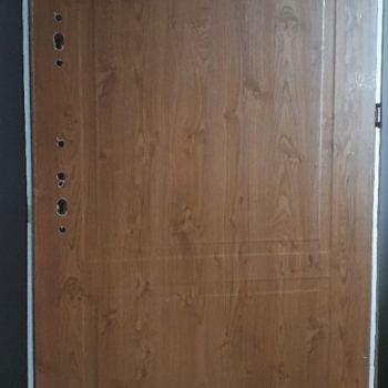Drzwi zewnętrzne stalowe KMT kolor Winchester, pełne 90Prawe